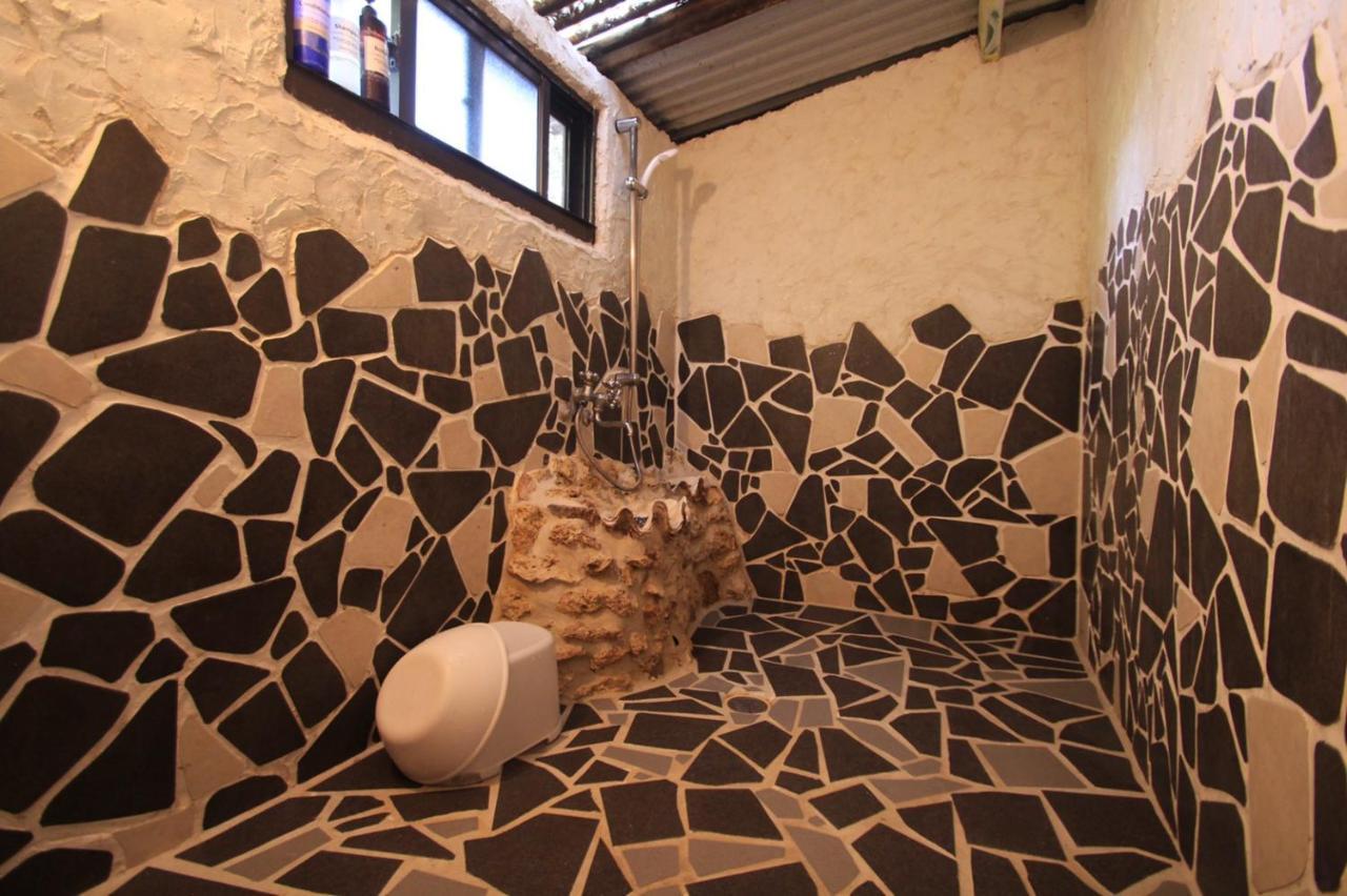 Taketomijima Guesthouse And Je Taime מראה חיצוני תמונה